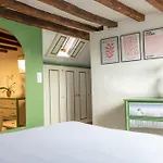 Toussaint - Calme & Authentique Apartment *