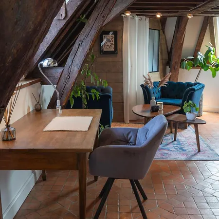 Apartment Toussaint - Calme & Authentique *